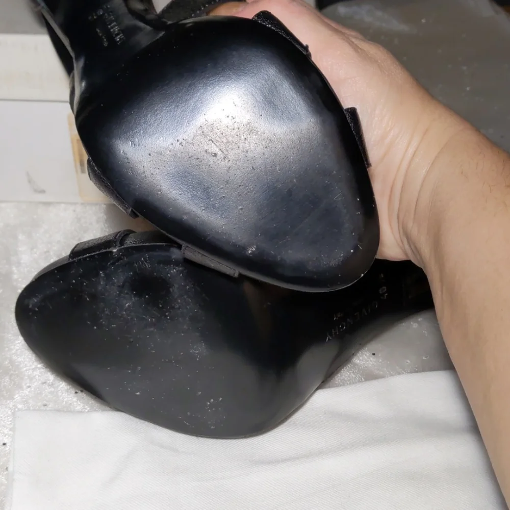 Givenchy Black Malabar Heel - Picture 14 of 14